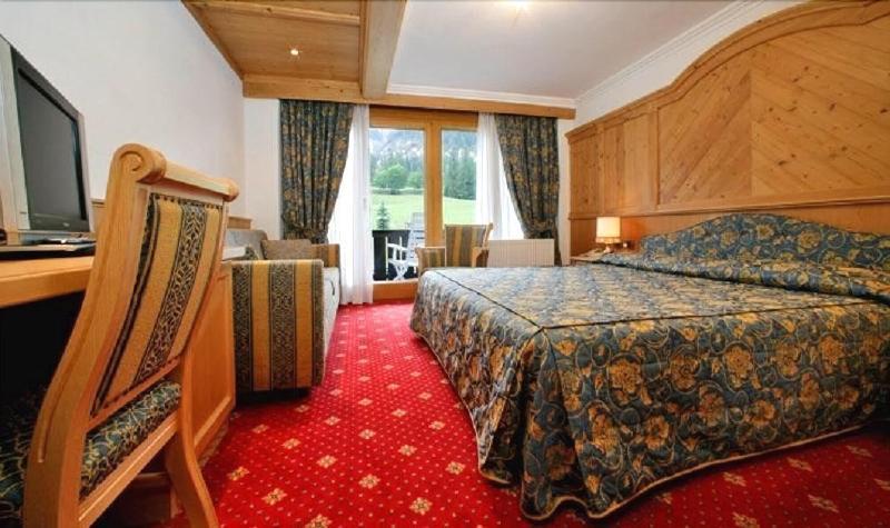 ויגו די פאסה Alpen Hotel Corona מראה חיצוני תמונה