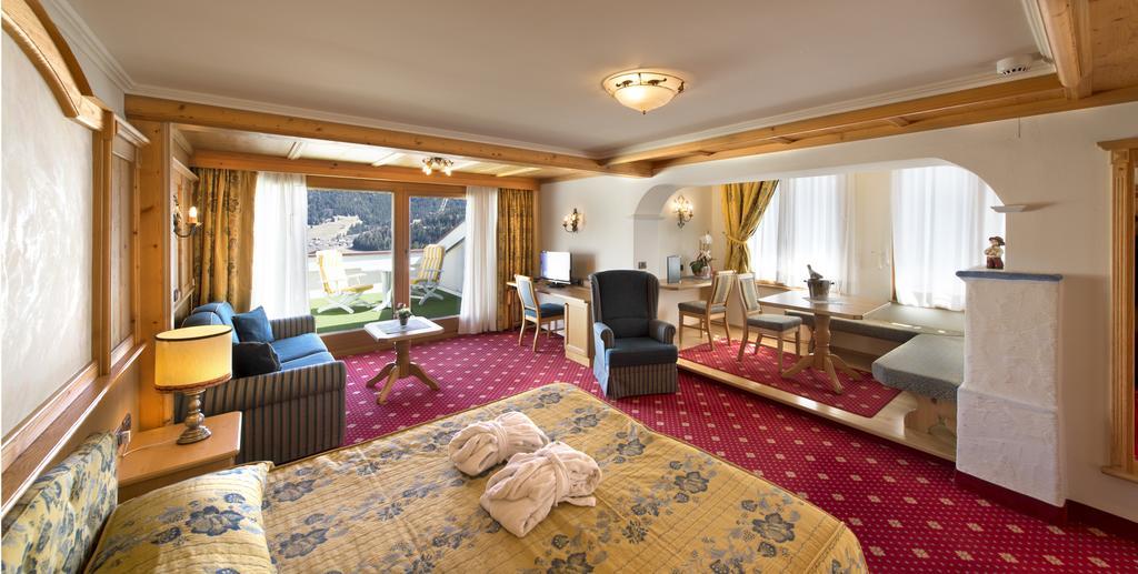ויגו די פאסה Alpen Hotel Corona חדר תמונה